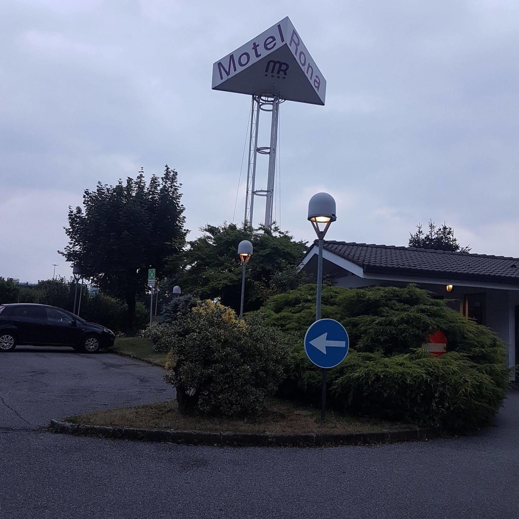 Motel Rona Caponago Exterior foto